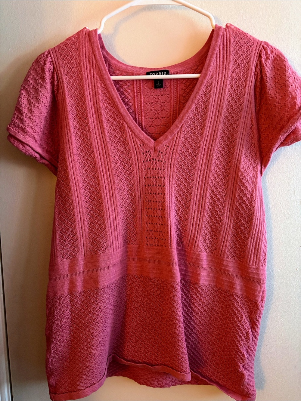 torrid rose pink textured V-neck short sleeve top RUNS SMALL